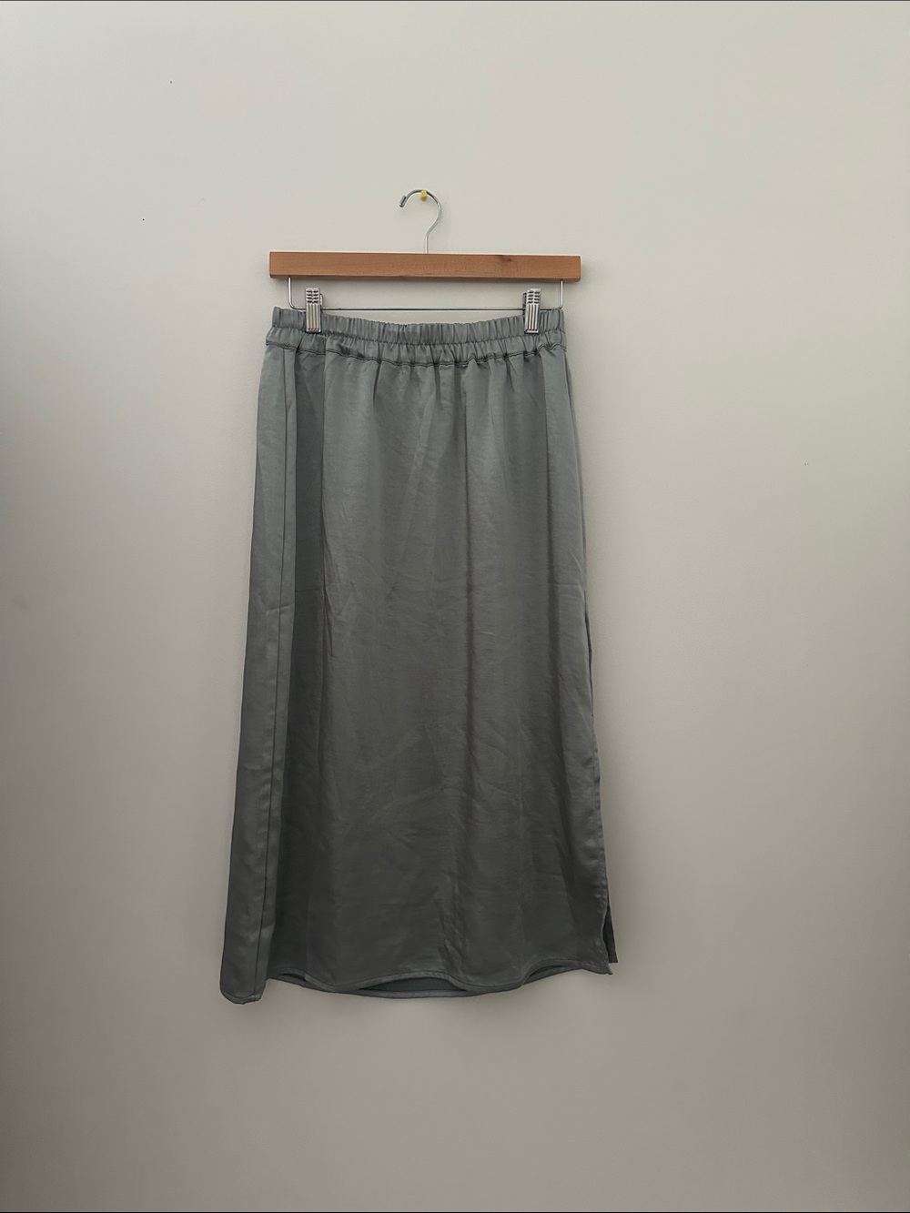 GAP Satin Elastic-Waist Midi Skirt - Gray (NWT)